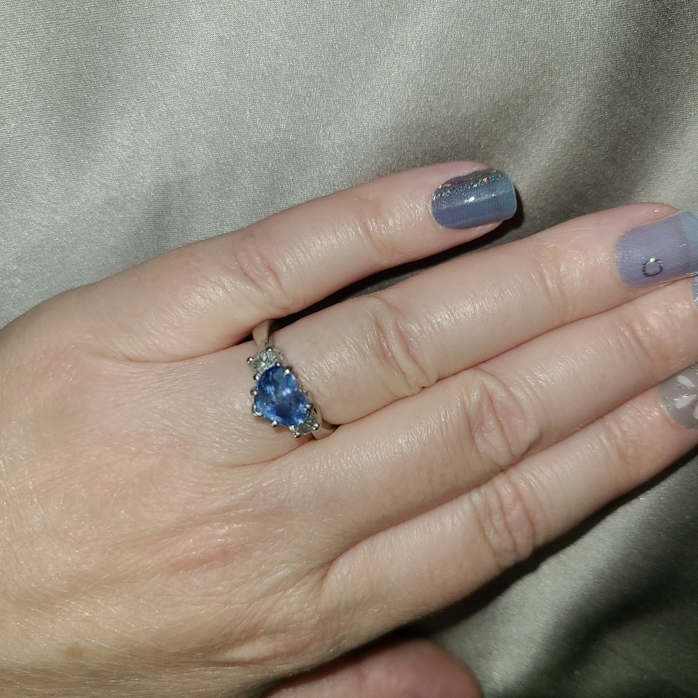 Platinum engagement ring 1.74 carat heart shaped sapphire with natural diamonds - Picture 10 of 11